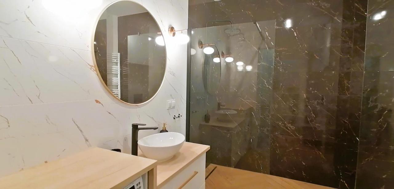 Apartament Ogrody レシュノ エクステリア 写真
