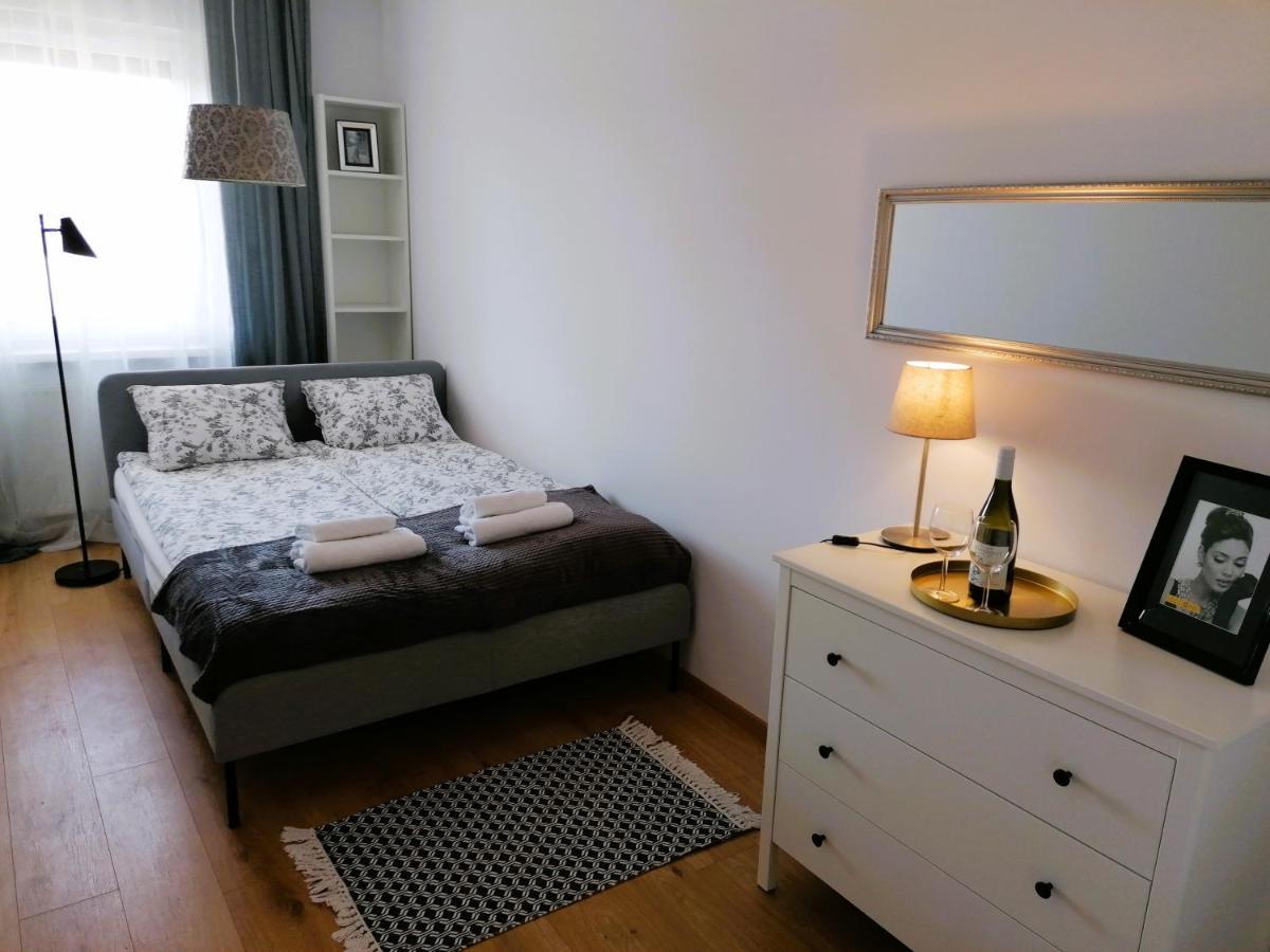 Apartament Ogrody レシュノ エクステリア 写真